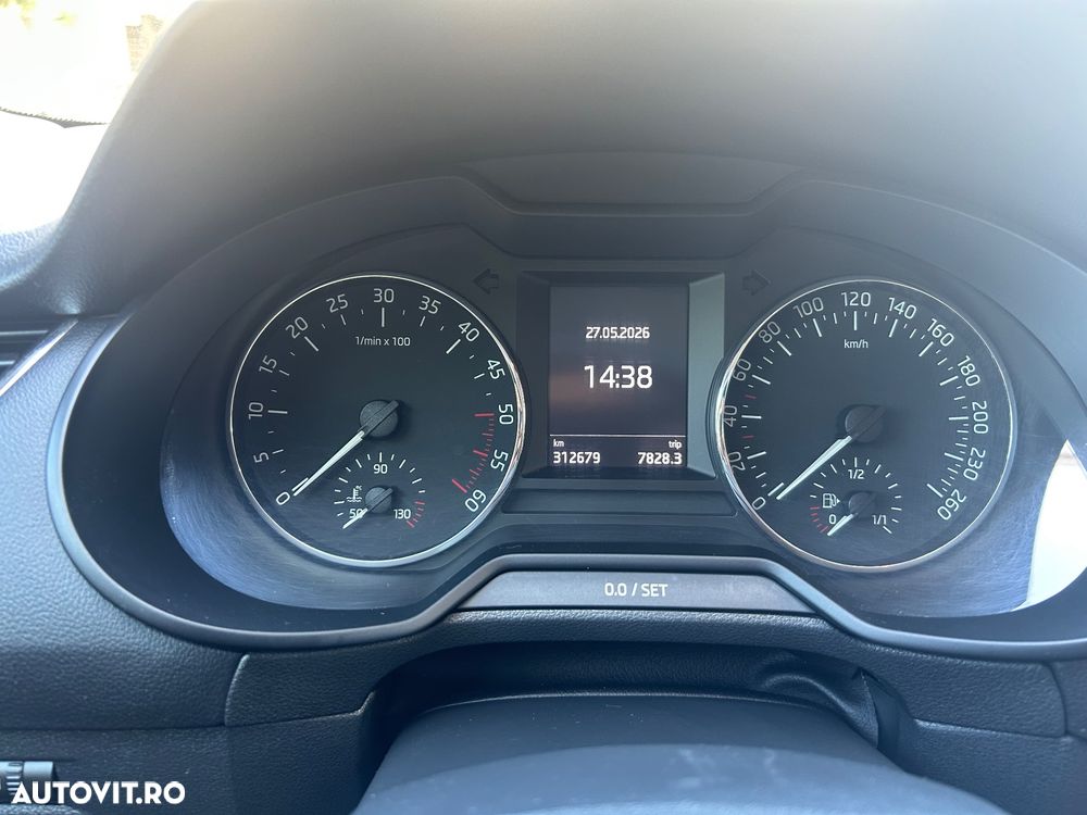 Skoda Octavia 1.6 TDI AMBITION - 22
