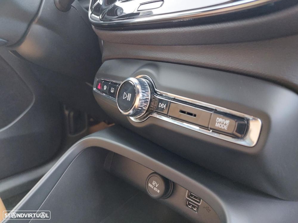 Volvo XC 40 1.5 T5 PHEV Inscription - 44