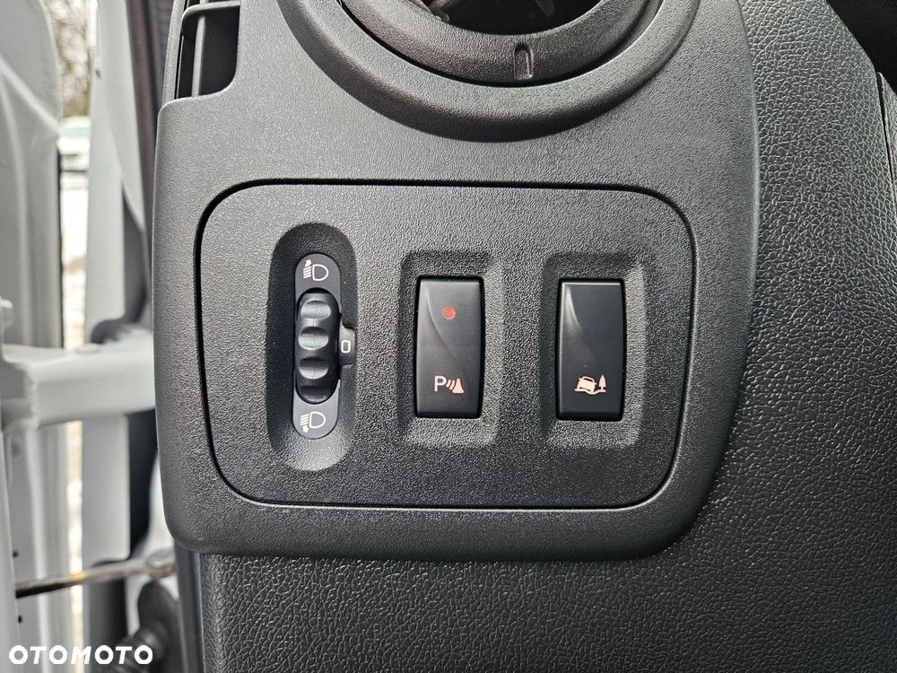 Renault Master L2H2 2.3dCi 130KM - 13