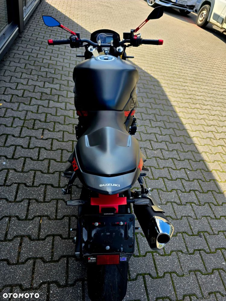 Suzuki GSR - 12