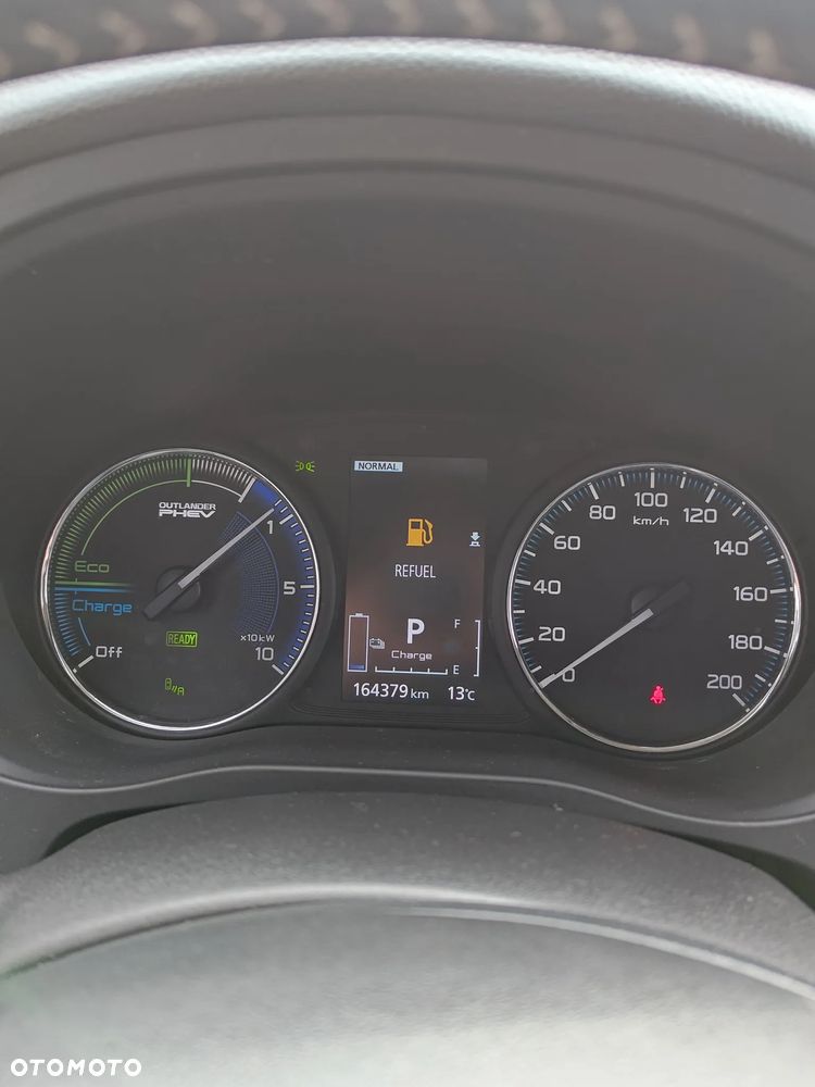 Mitsubishi Outlander - 13