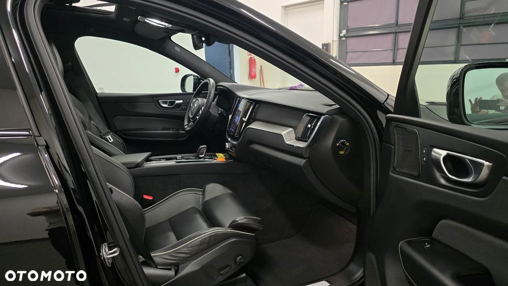 Volvo XC 60 B4 D Ultimate Dark - 8