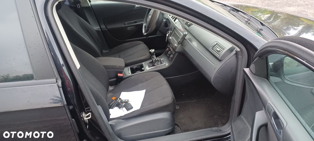 Volkswagen Passat 1.9 TDI Highline - 8