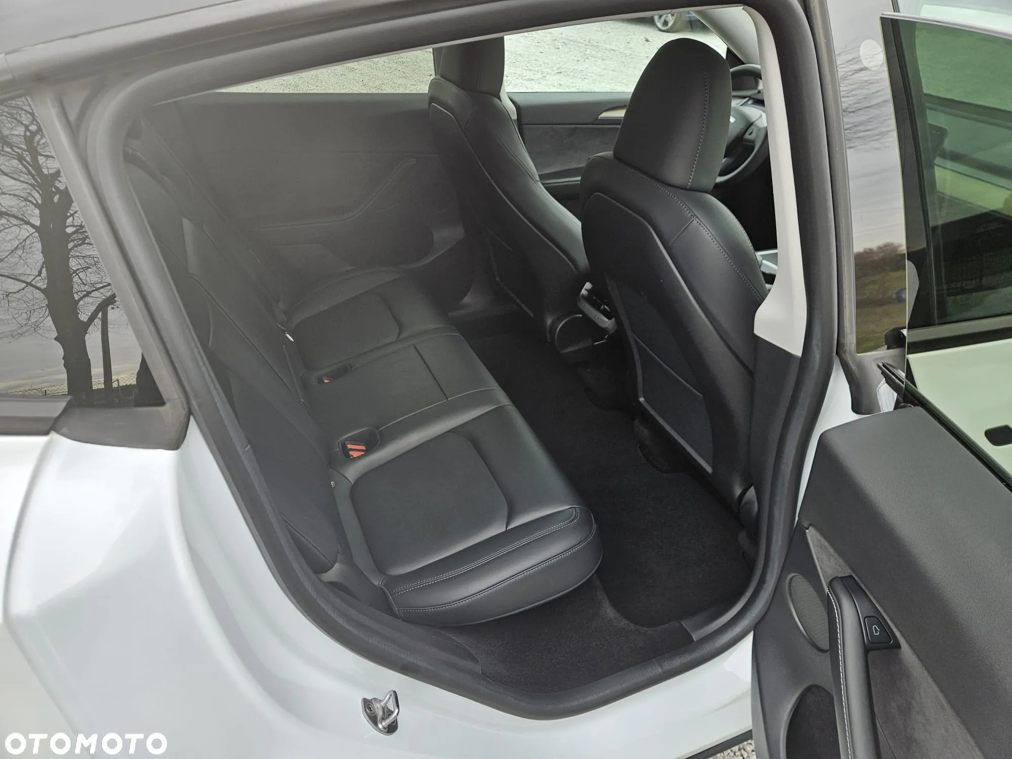 Tesla Y Model RWD - 27