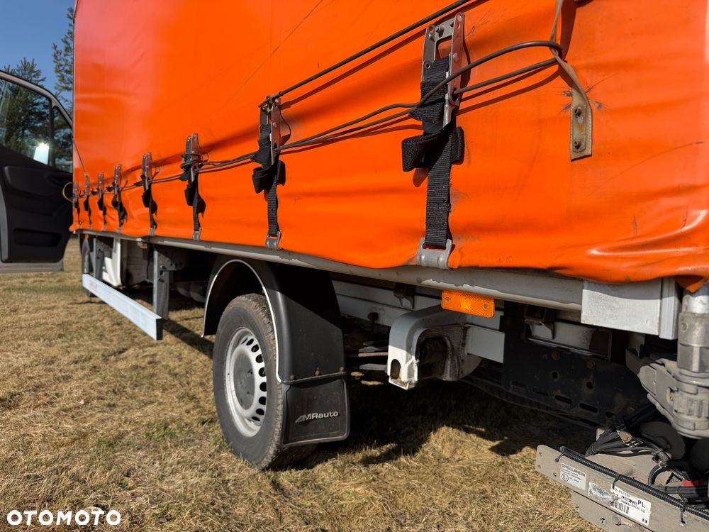 Mercedes-Benz Sprinter - 22