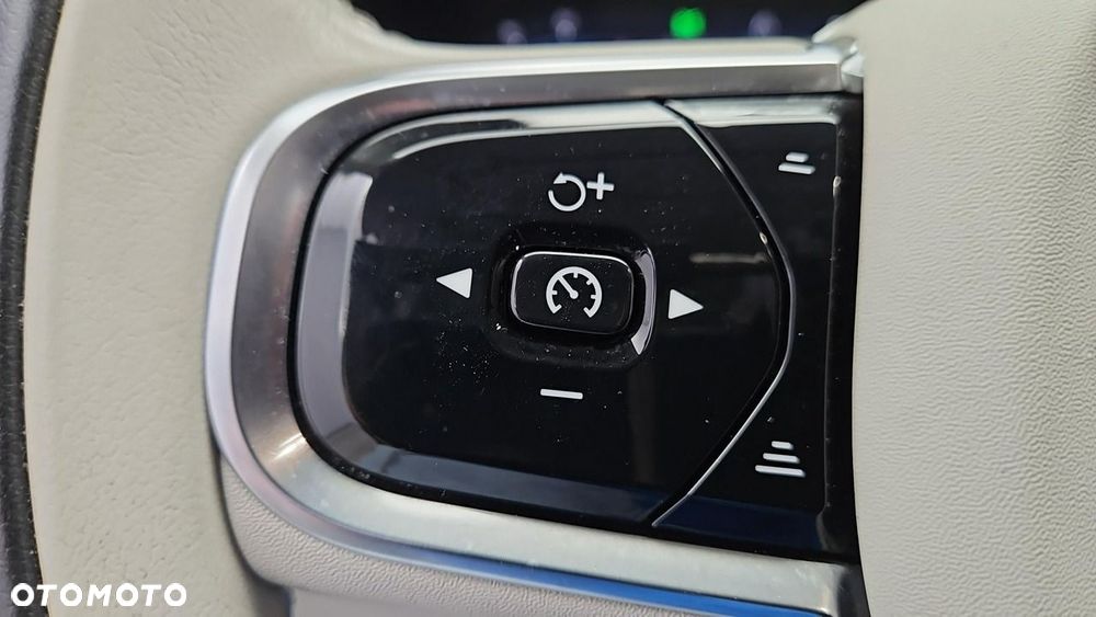 Volvo XC 60 B4 B Plus Bright - 17