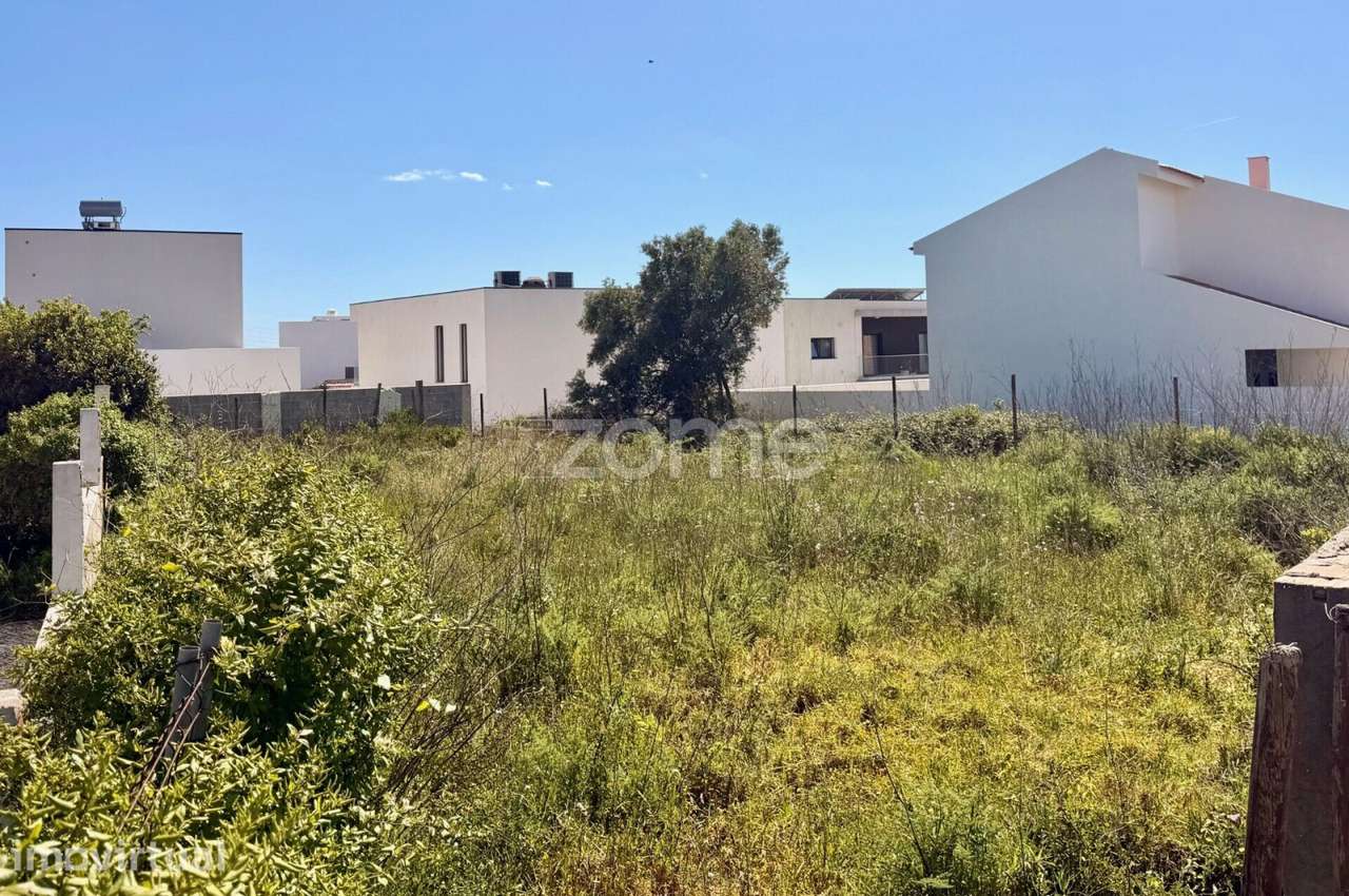 Terreno Urbano em Trajouce - Grande imagem: 2/13