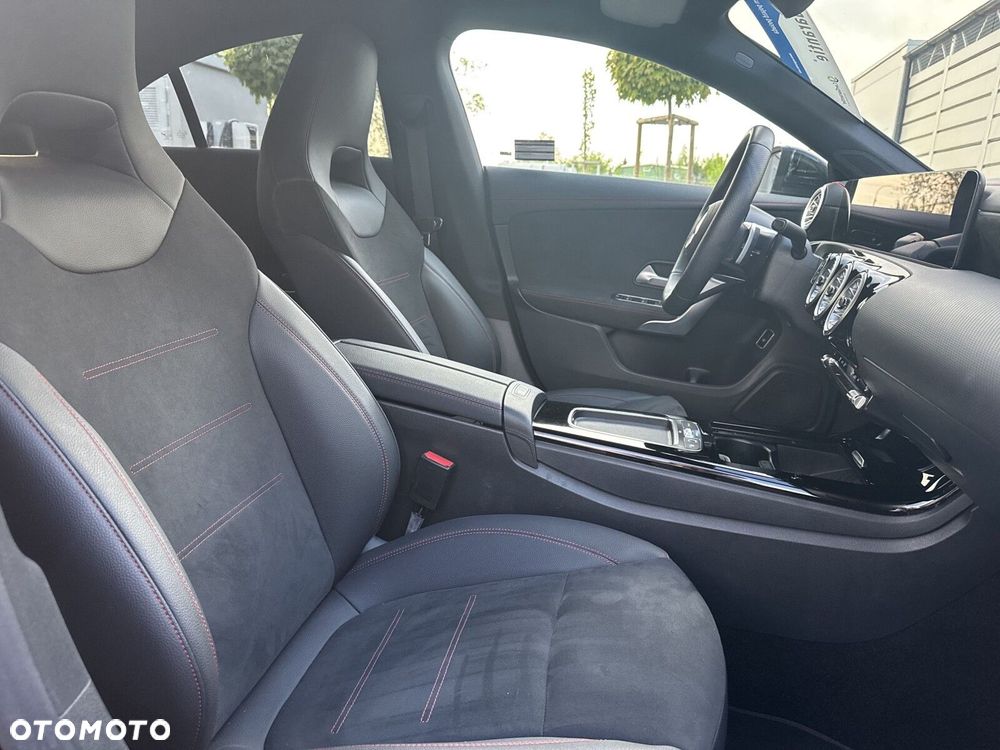 Mercedes-Benz CLA 200 AMG Line 7G-DCT - 20