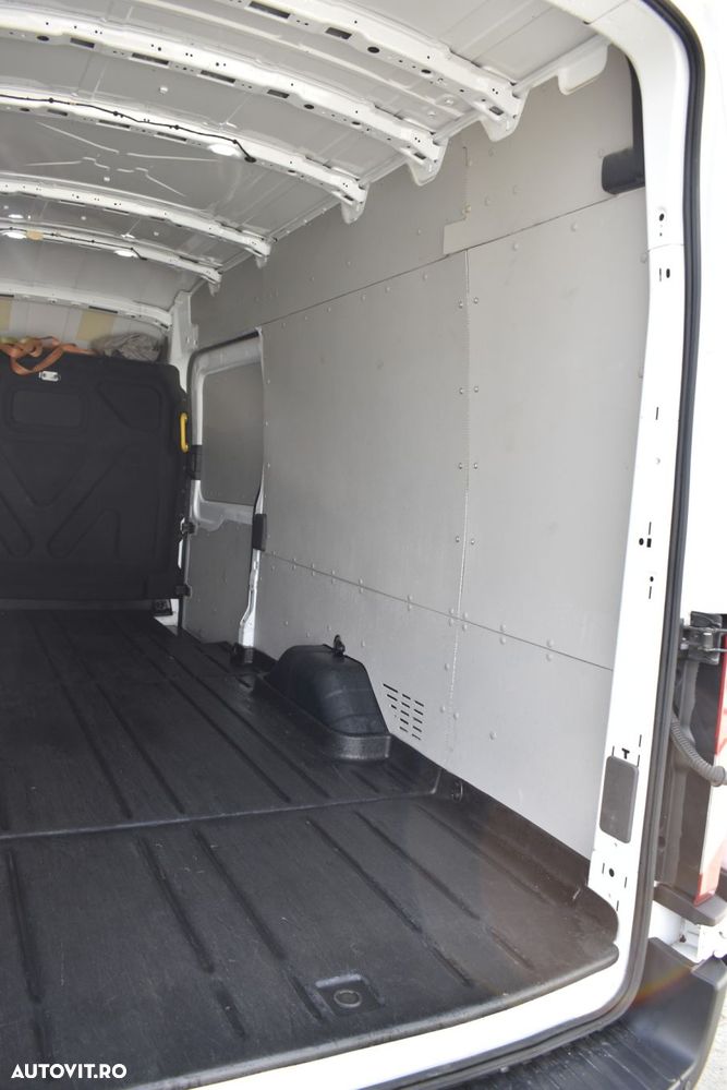 Ford Transit - 12