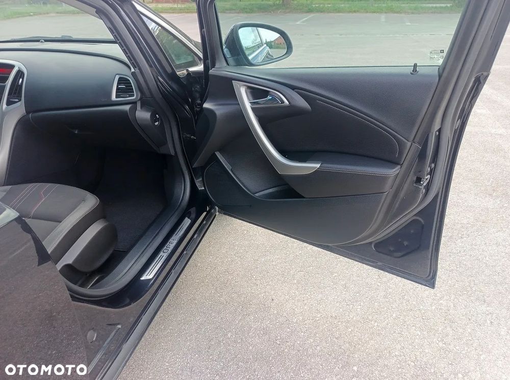 Opel Astra 1.4 Turbo 150 Jahre - 26