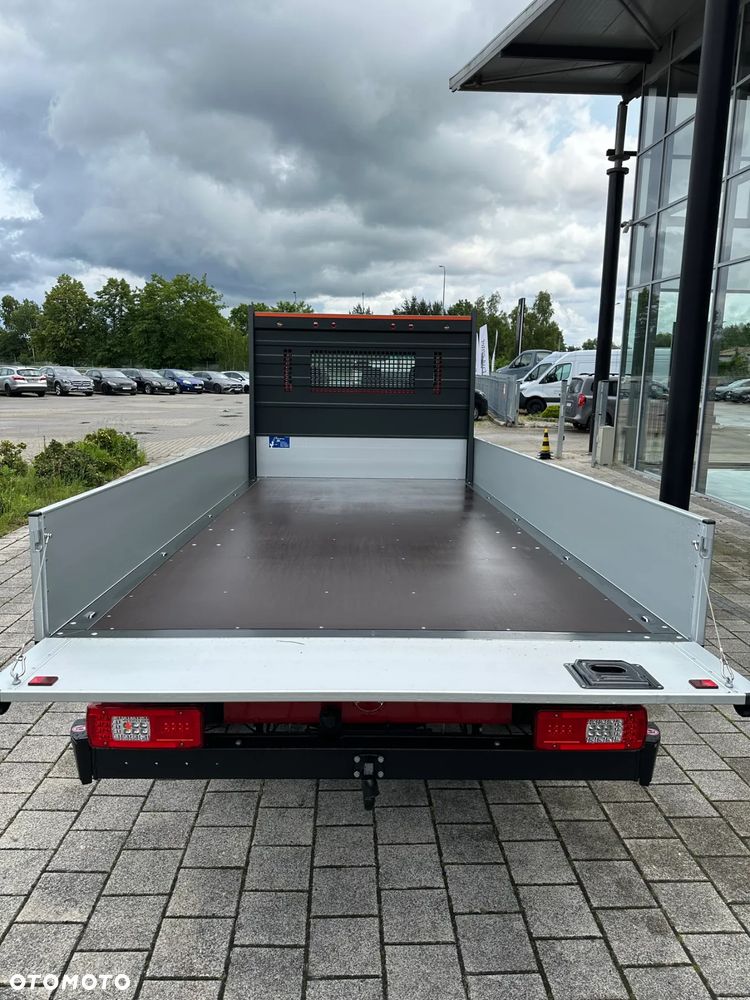 Mercedes-Benz Sprinter - 24