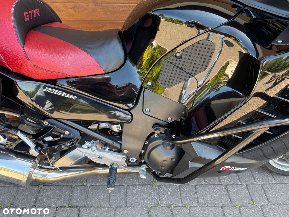Kawasaki GTR - 4