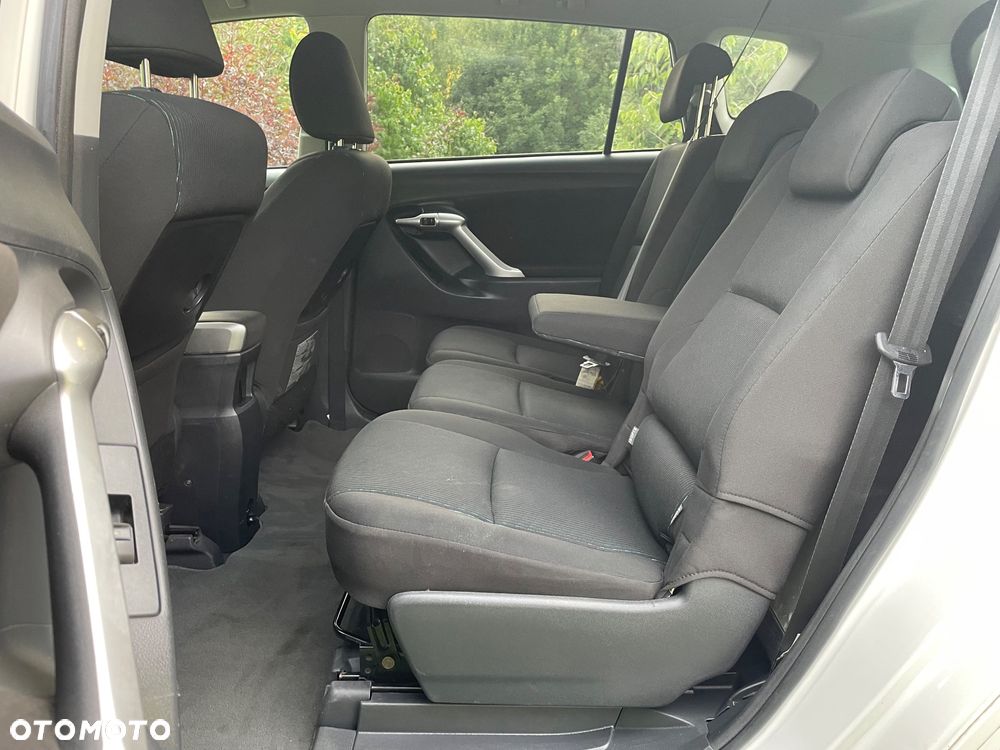 Toyota Verso 2.0 D-4D Sol 7os - 19