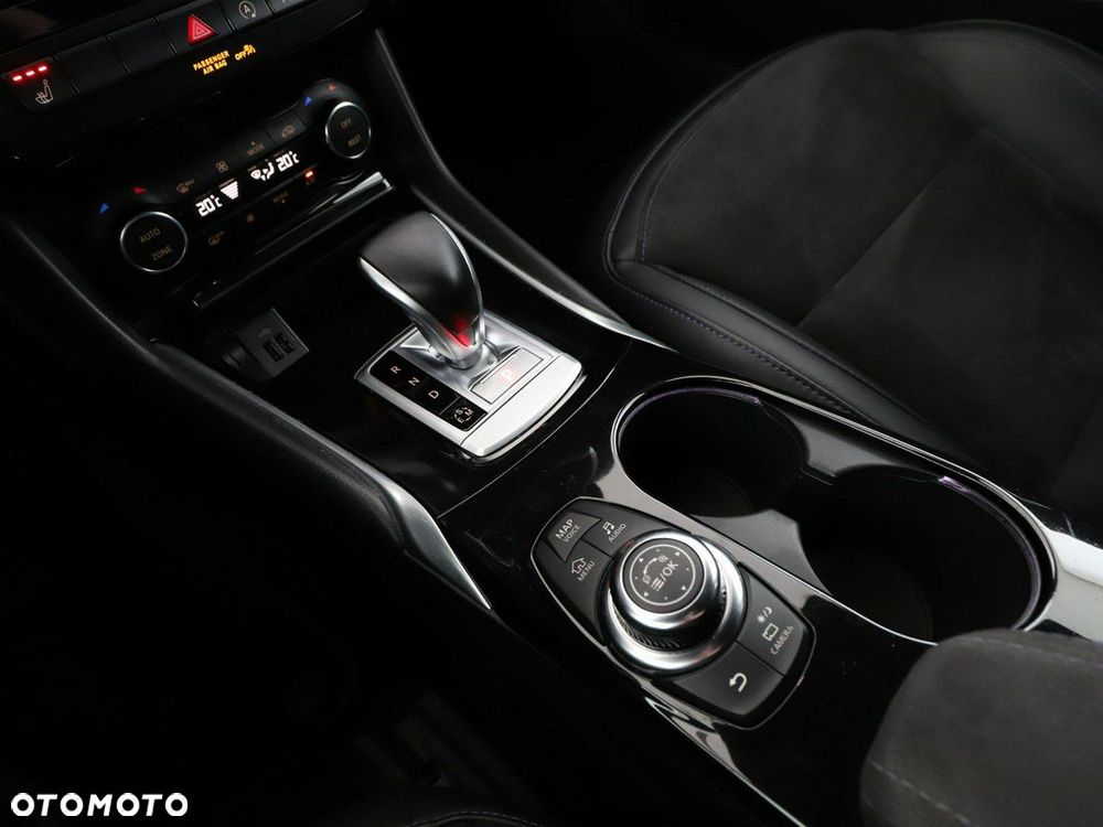 Infiniti Q30 2.0t Sport AWD 7DCT - 29