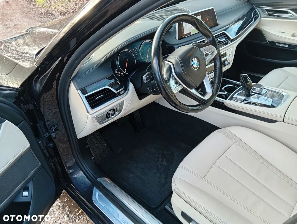 BMW Seria 7 740Li - 8