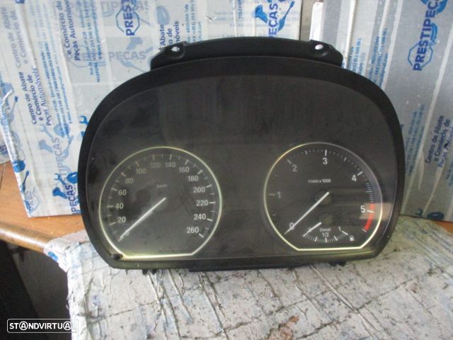 Quadrante 914147701 102495576 BMW E87 2008 KM/H Digital BMW SERIE 1 (E81) 2007 120D 177CV 3P CINZA ESCURO KM/H  DIGITAL - 1