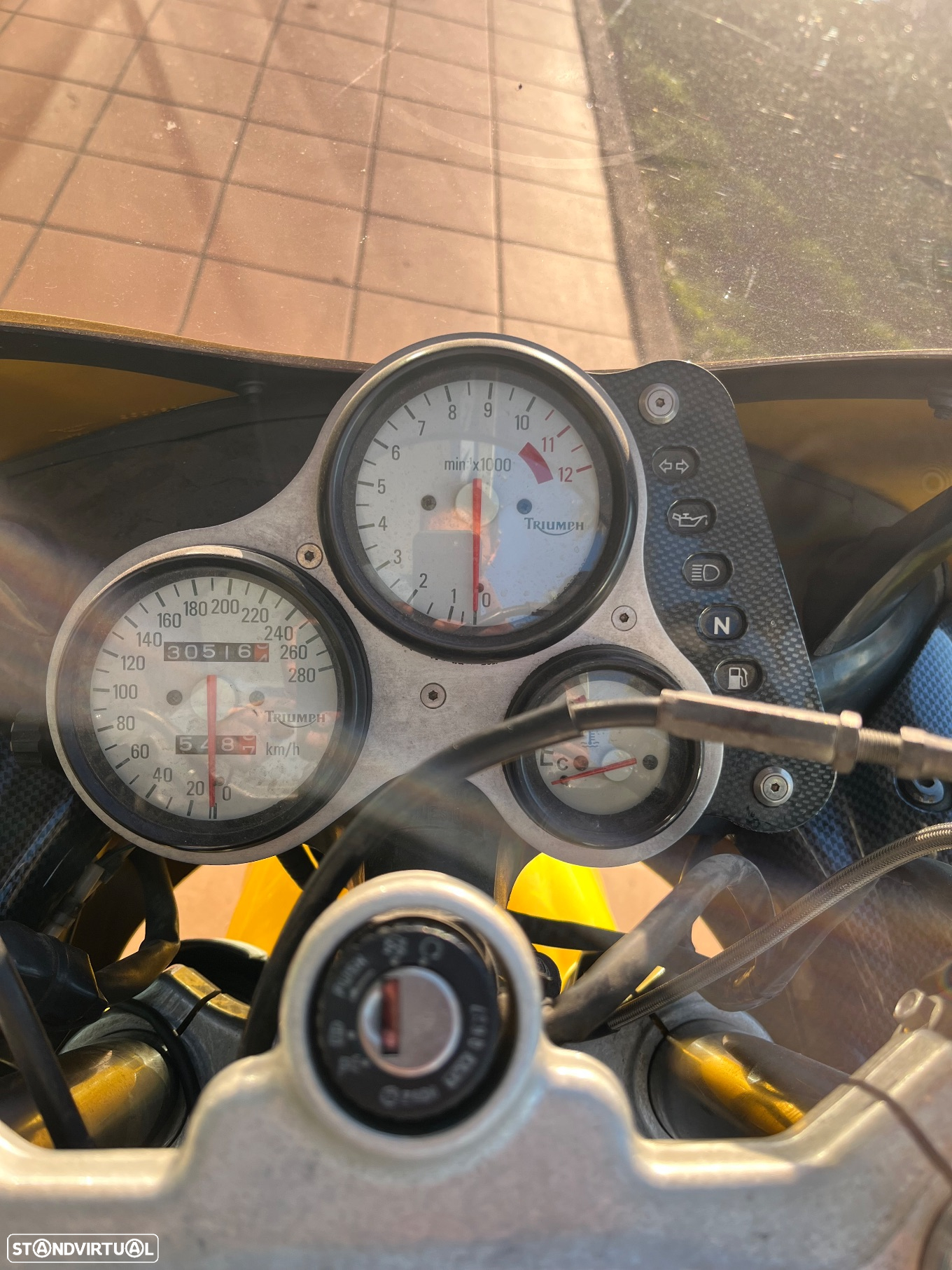 Triumph Daytona 959 I - 5
