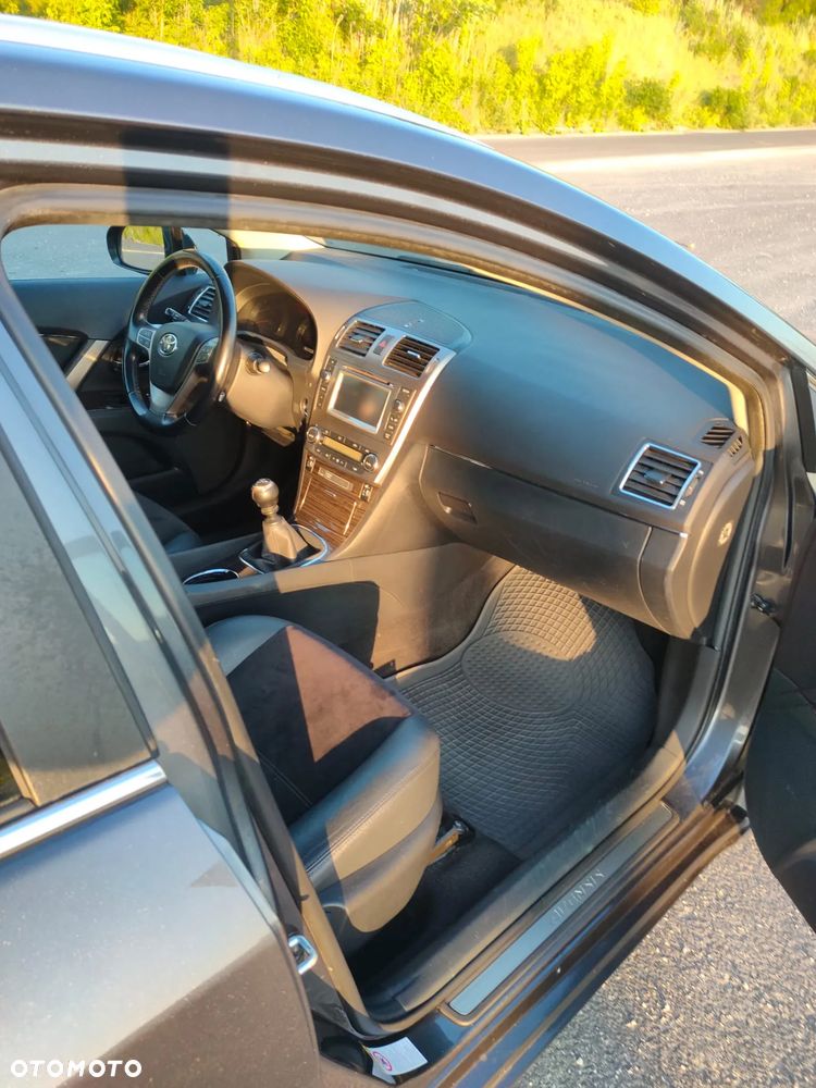 Toyota Avensis 2.0 D-4D Premium - 9