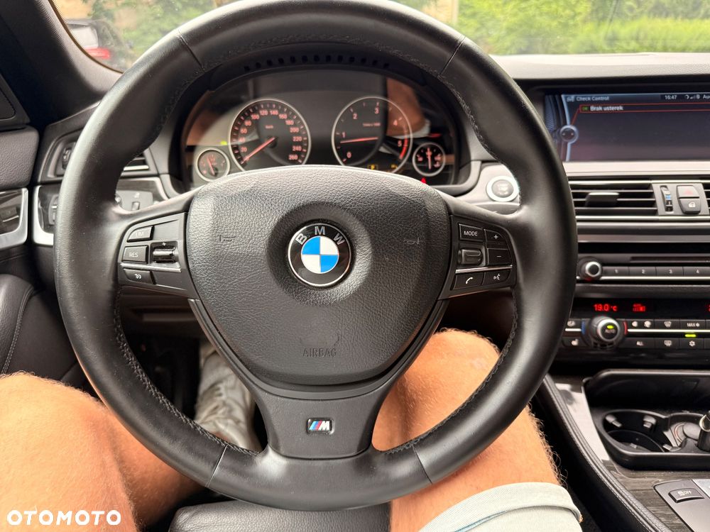 BMW Seria 5 525d - 13