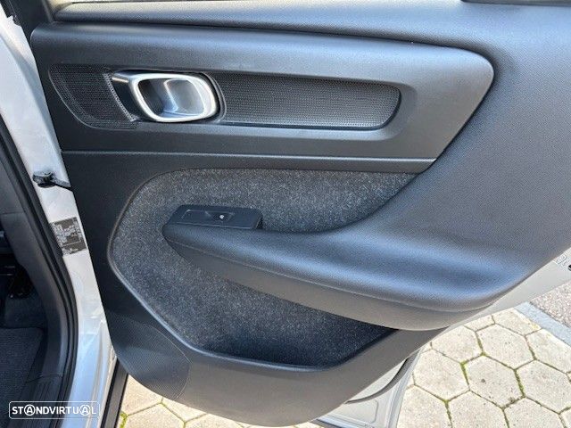 Volvo XC 40 1.5 T3 Inscription - 19