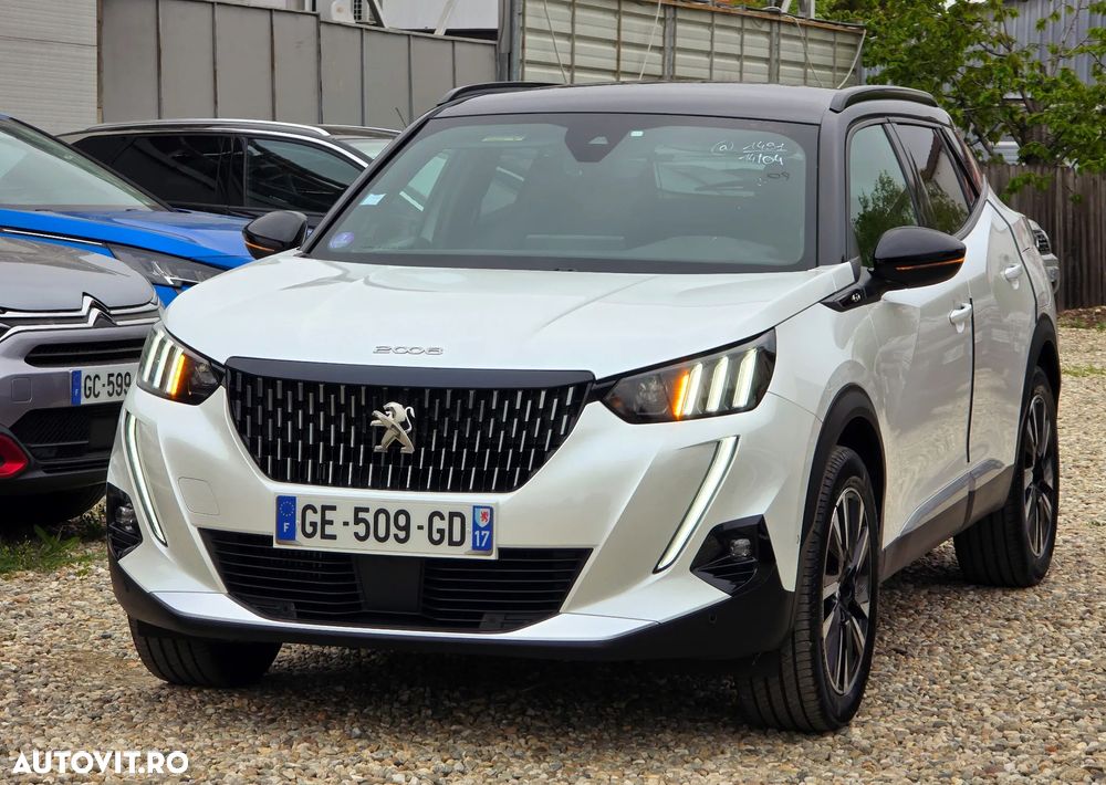 Peugeot 2008 PureTech 155 EAT8 GT - 1