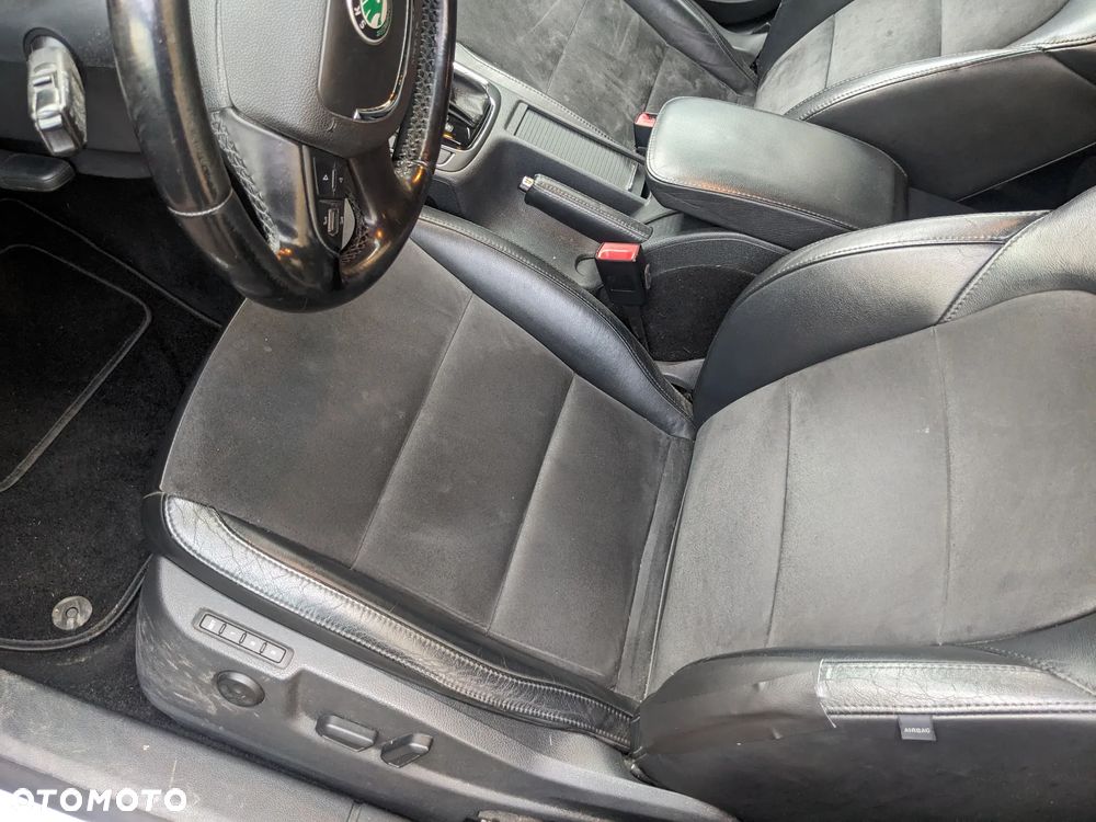 Skoda Superb 2.0 TDI Elegance DSG - 14