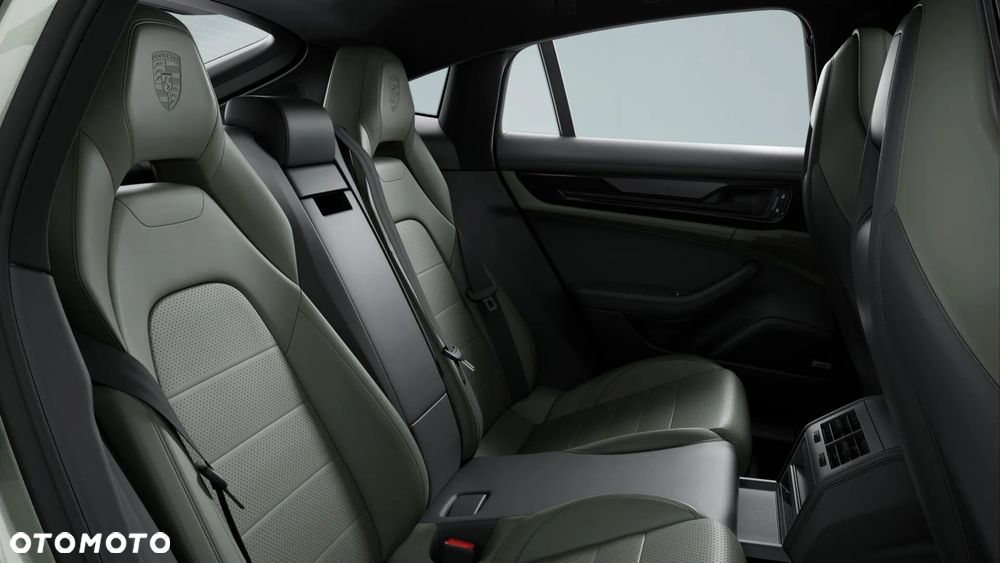 Porsche Panamera 4 E-Hybrid - 6