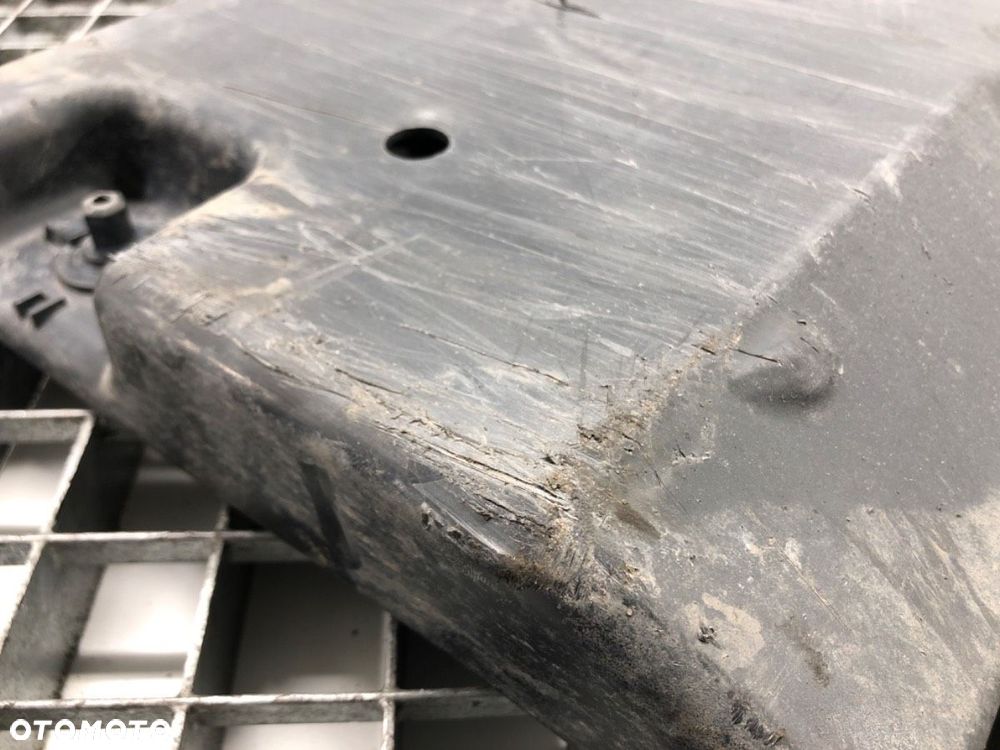 OSŁONA PODWOZIA ŚRODKOWA  MAN TGE Autobus 2017 - 2022 2.0 TDI 130 kW [177 KM] olej napędowy 2017 - 4