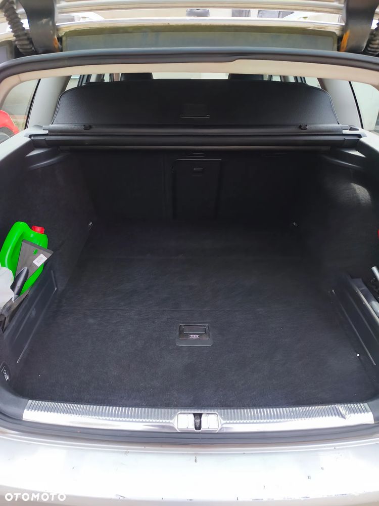 Volkswagen Passat 2.0 TDI DPF Highline - 15