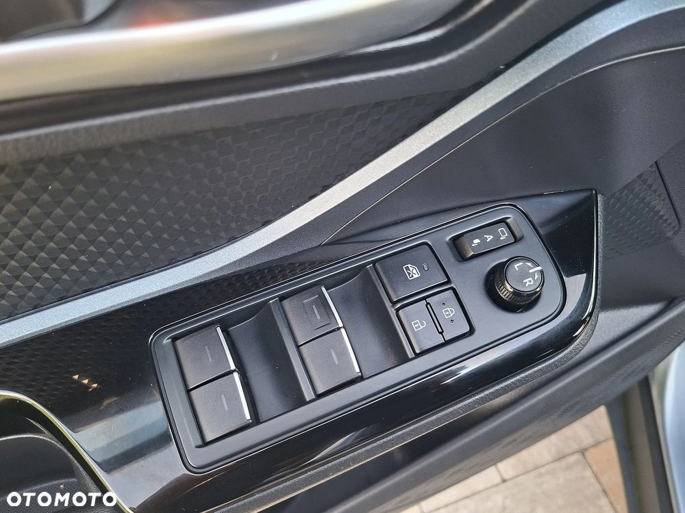 Toyota C-HR - 21