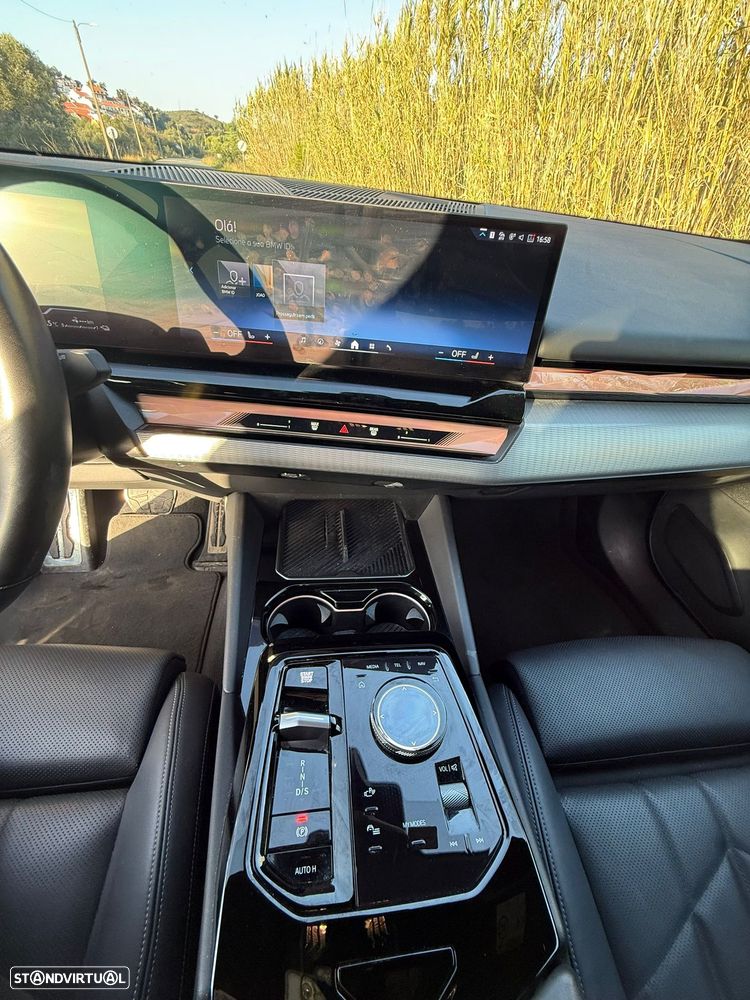 BMW 530 e Pack Desportivo M - 15