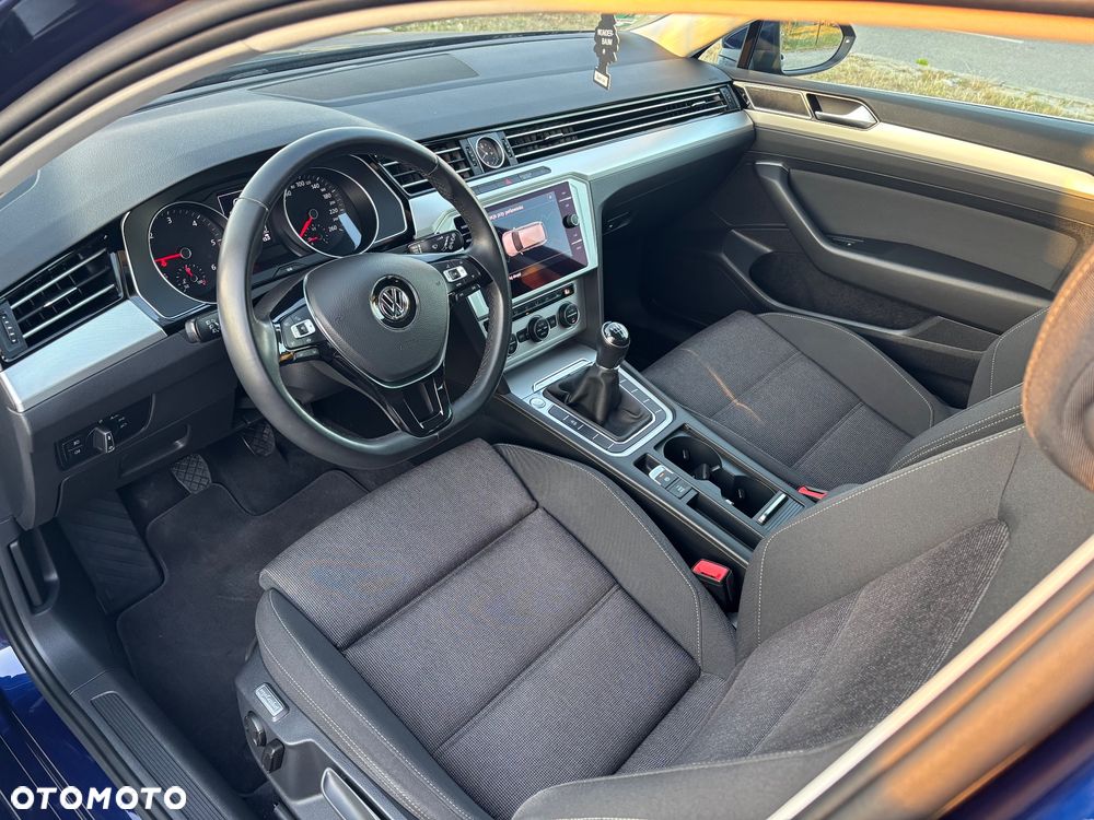 Volkswagen Passat - 7