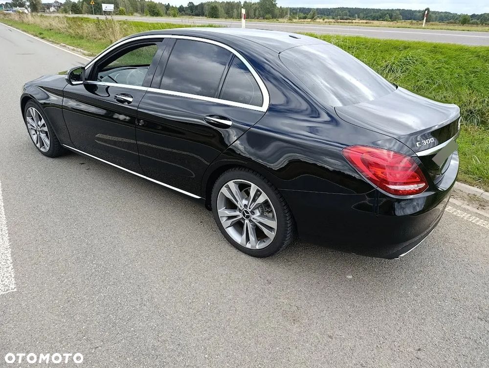 Mercedes-Benz Klasa C 300 9G-TRONIC - 5