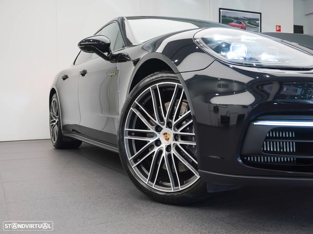 Porsche Panamera 4 E-Hybrid - 12