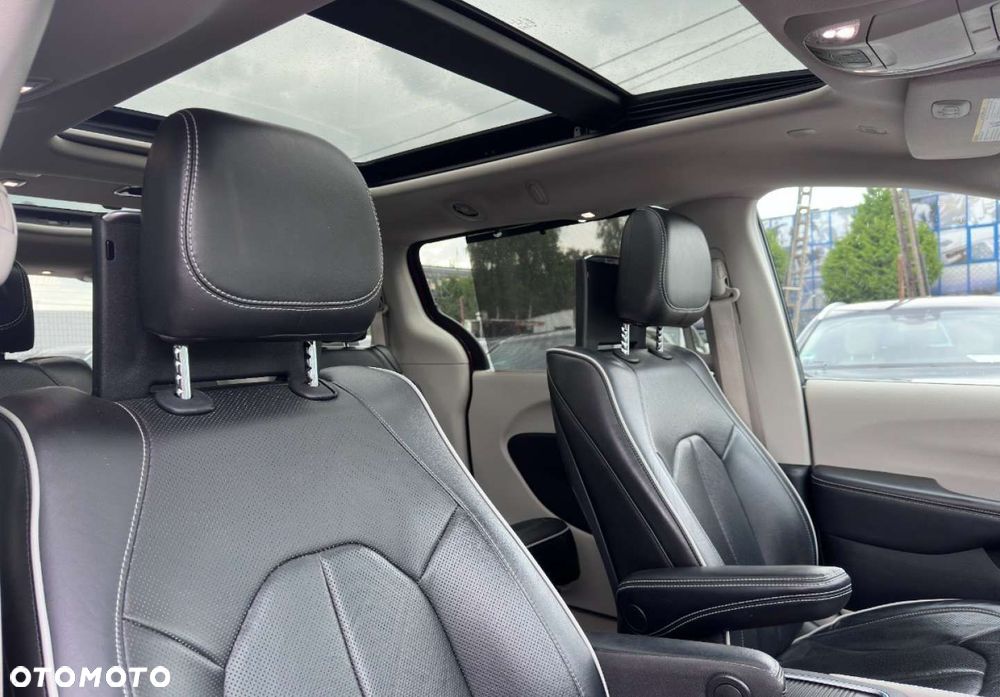 Chrysler Pacifica - 37