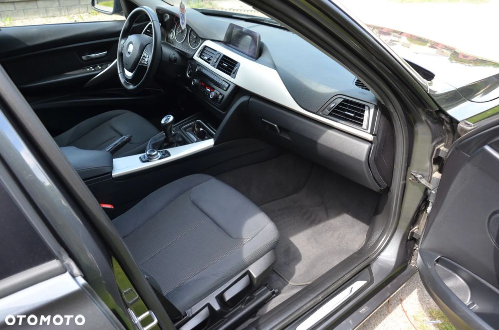 BMW Seria 3 318d Blue Performance Sport Line - 19