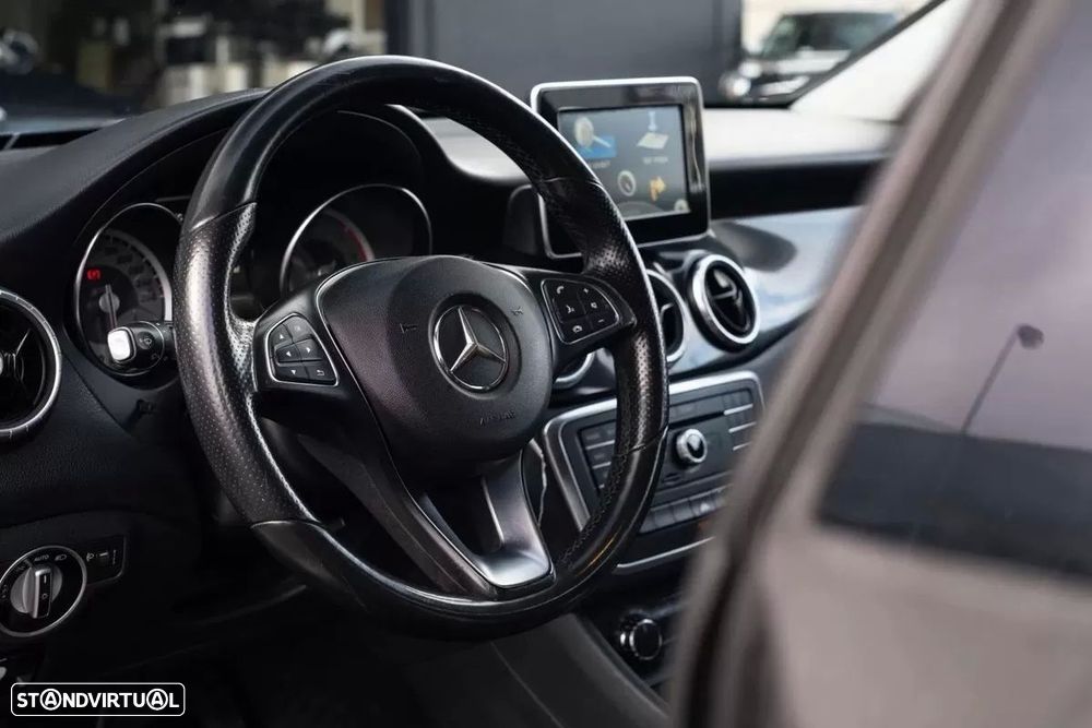 Mercedes-Benz CLA 180 d Shooting Brake - 10