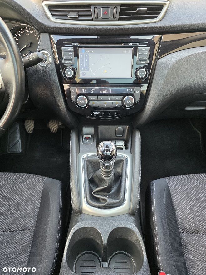 Nissan Qashqai 1.2 DIG-T N-Connecta - 25