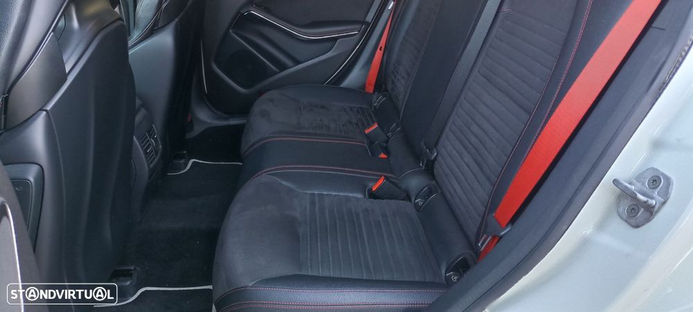 Mercedes-Benz CLA 45 AMG Shooting Brake 4-Matic - 16