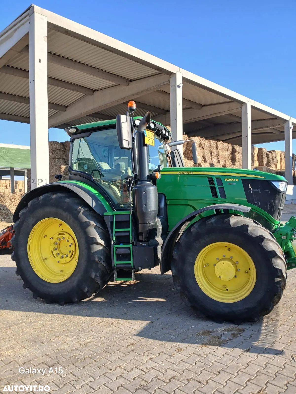 John Deere 6250R - 3