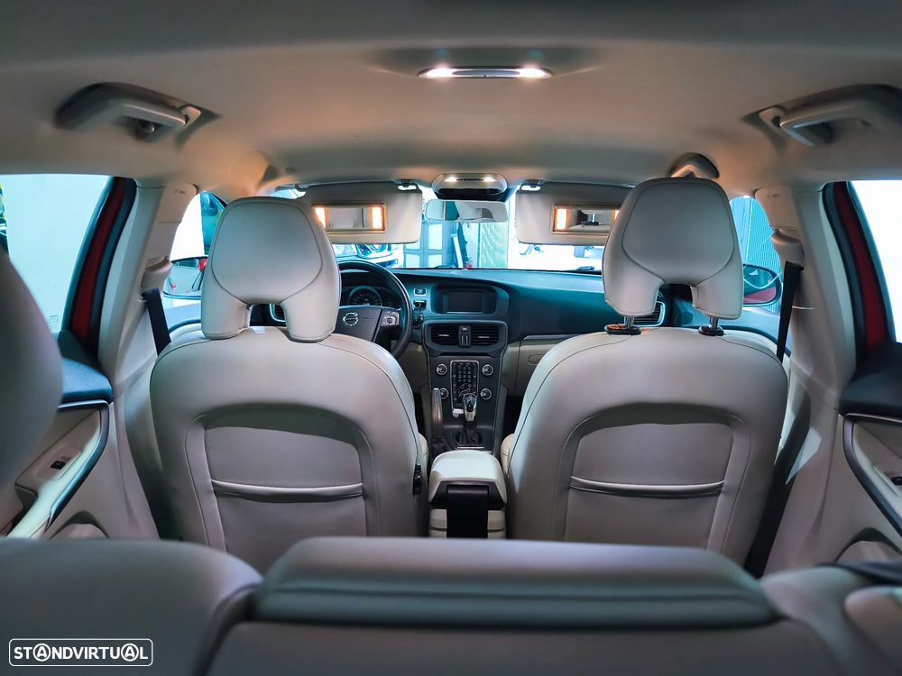 Volvo V40 T3 Geartronic Momentum - 17