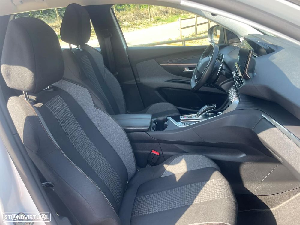 Peugeot 3008 PureTech 130 Stop & Start GPF EAT8 Allure - 23