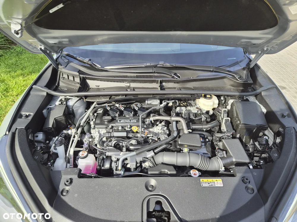 Lexus LBX 1.5 Hybrid Cool AWD - 20