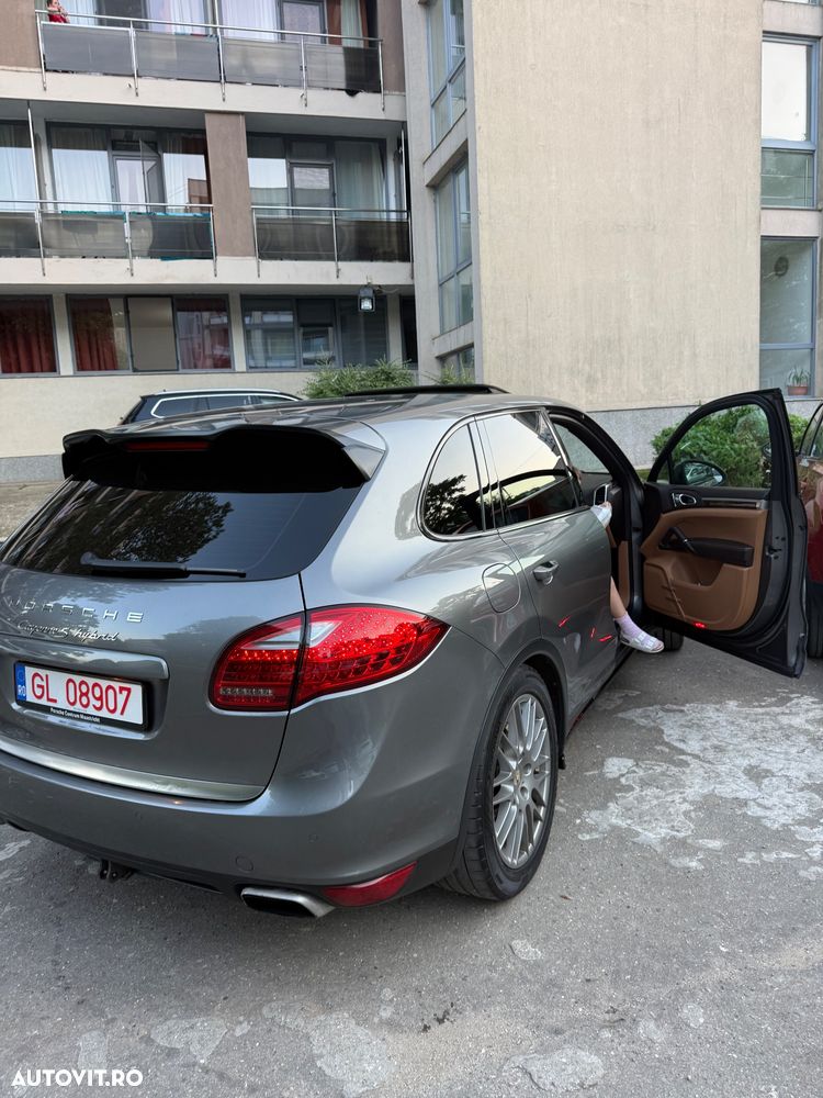 Porsche Cayenne - 9