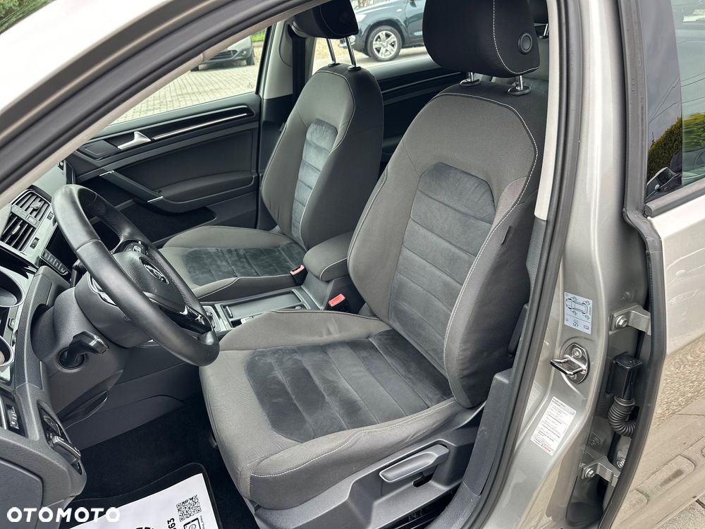 Volkswagen Golf 2.0 TDI BlueMotion Technology Highline - 17