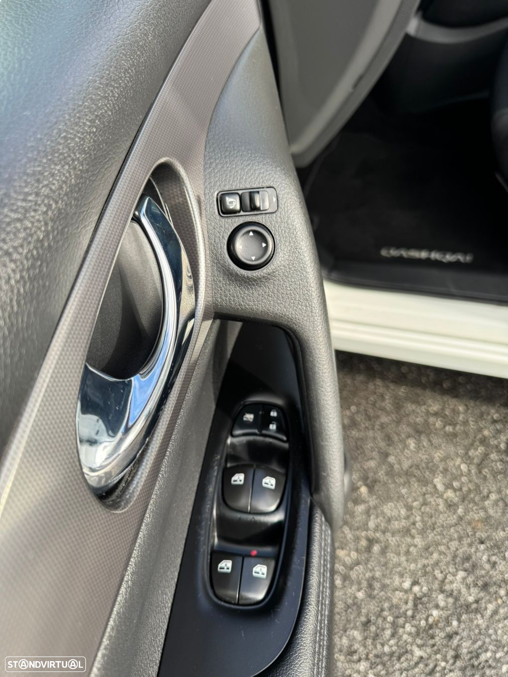 Nissan Qashqai 1.5 dCi N-Connecta J18 - 17