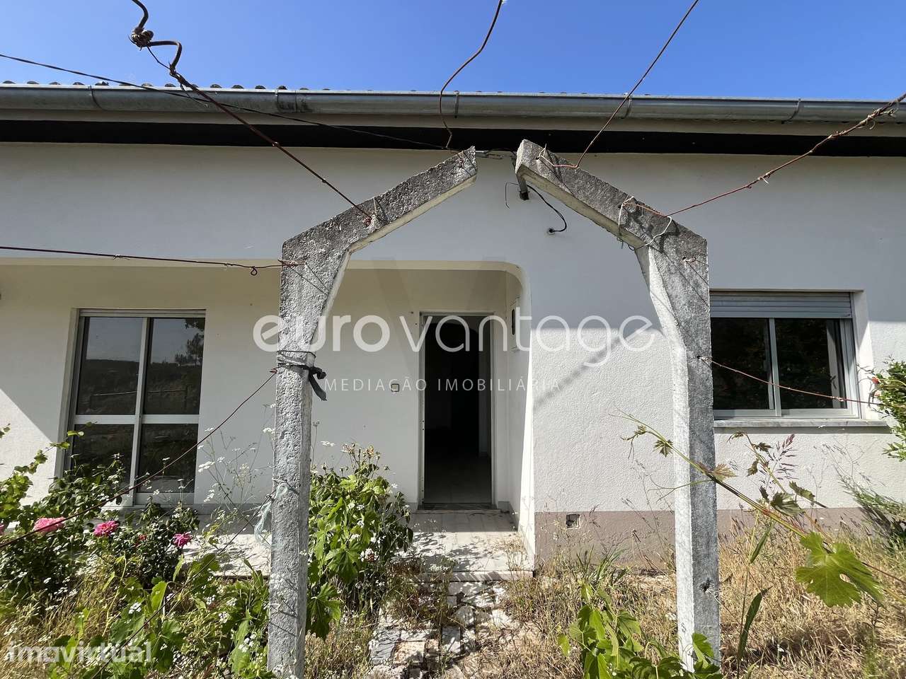 Moradia Térrea para Recuperação | Terreno de 2.000 m² | Valongo, Ourém - Grande imagem: 3/27