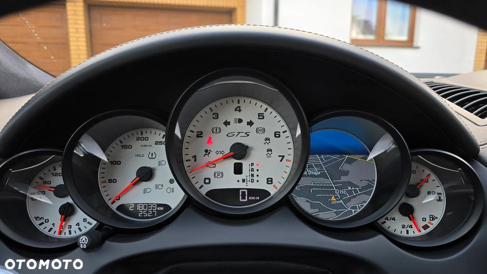 Porsche Cayenne - 25