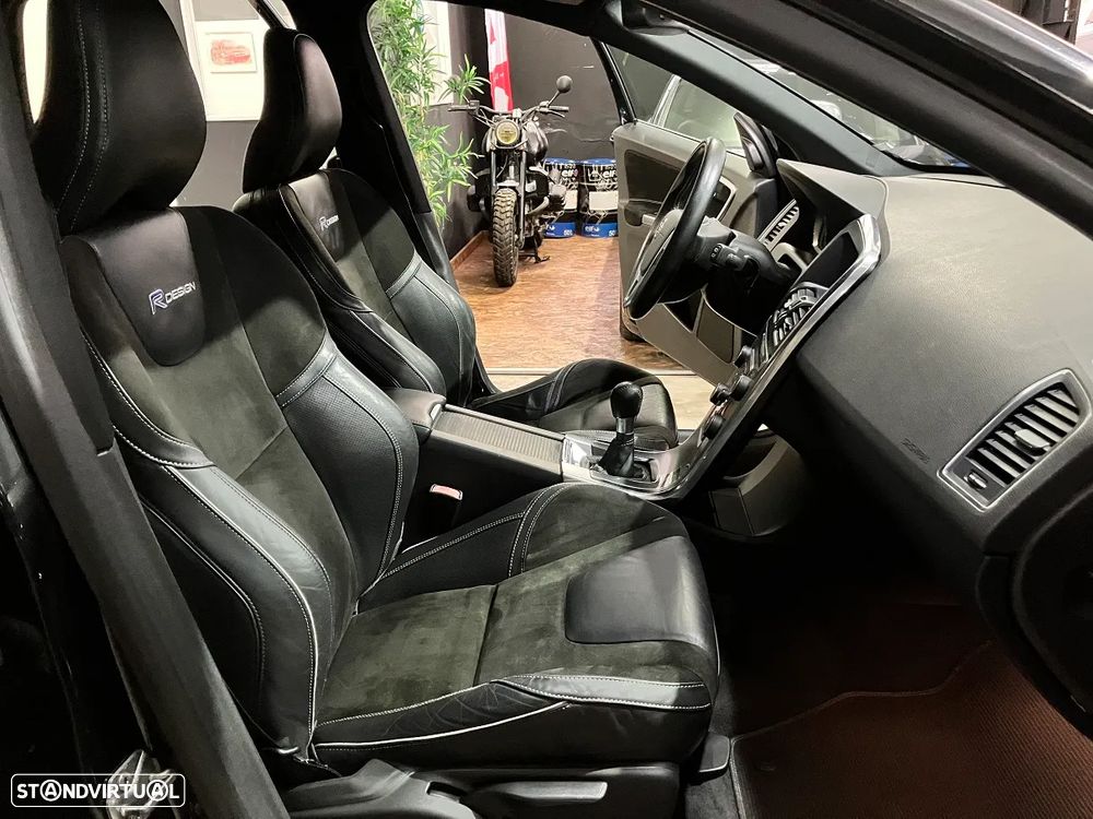 Volvo XC 60 2.0 D4 DRIVe R-Design - 18