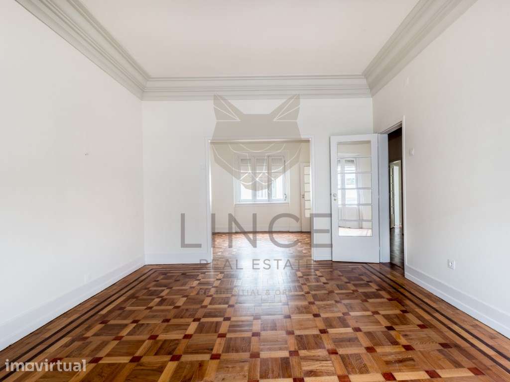 Penthouse T4+2, para recuperar, na Rua Rodrigo da Fonseca - Grande imagem: 3/47